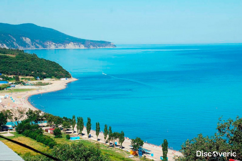 Где лучше отдыхать на Черном море: в Крыму или Краснодарском крае