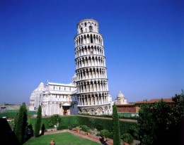Пизанская башня теряет часть своего наклона. Италия → Выставки, достопримечательности