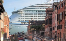 Венеция с ноября 2014 года ссылает с центральных водных путей крупногабаритные суда. Интересные маршруты