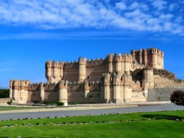 10 удивительных замков Испании . Выставки, достопримечательности