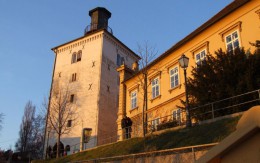 Городские ворота и башня Лотршчак. Загреб → Архитектура