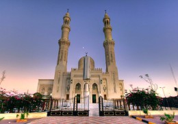 Мечеть Абдульхасана Эльшази. Египет → Хургада → Архитектура