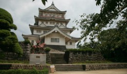 Замок Чикири. Осака → Архитектура