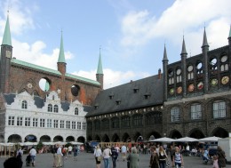 Рыночная площадь и Ратуша. Германия → Любек → Архитектура