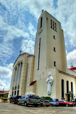 Церковь Санто Доминго. Кесон-Сити → Архитектура