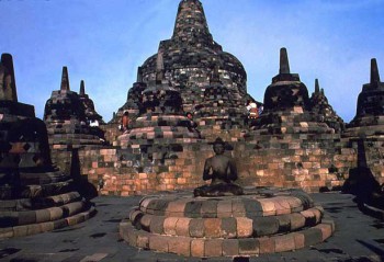 Храм Боробудур на острове Ява – симфония из камня