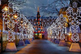 Главная рождественская ярмарка открылась в Санкт-Петербурге. Россия