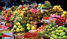 Фрукты Таиланда — "драконий глаз", "вкус рая, запах ада" и "звездный фрукт" на местных рынках. Таиланд → Экзотика