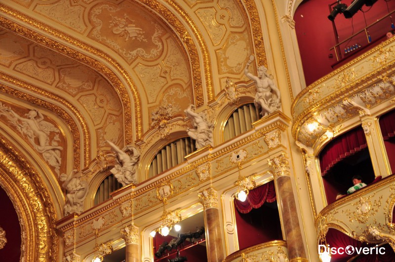 Одесский театр балета. Одесский оперный театр. Одесса театр оперы и балета. Одесса оперный театр внутри. Одесский оперный театр внутри.