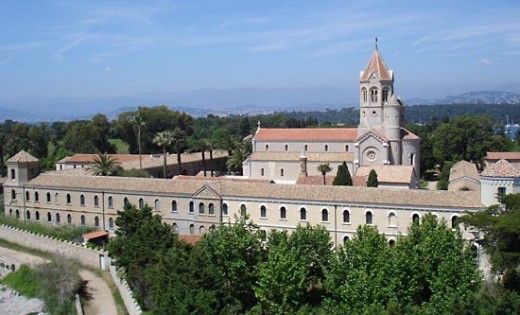 Леринские острова. Архитектура