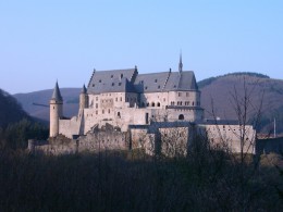 Замок Вианден. Люксембург → Кантон Вианден → Архитектура