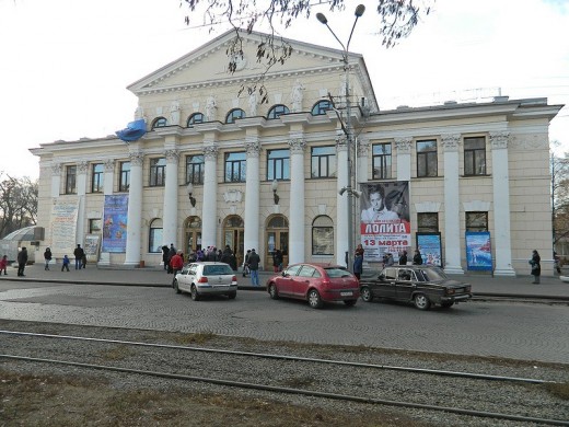 Русский драматический театр им. М. Горького. Астана → Архитектура