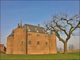 Замок Аммерсоен. Нидерланды → Хертогенбос → Архитектура