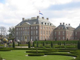 Замок-дворец Ло. Нидерланды → Апелдорн → Архитектура