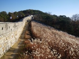 Крепостная стена Сеула. Сеул → Архитектура