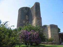 Девичья башня Гыз Галасы . Баку → Архитектура