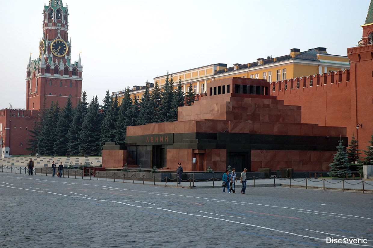 Мавзолей в.и Ленина на красной площади в Москве