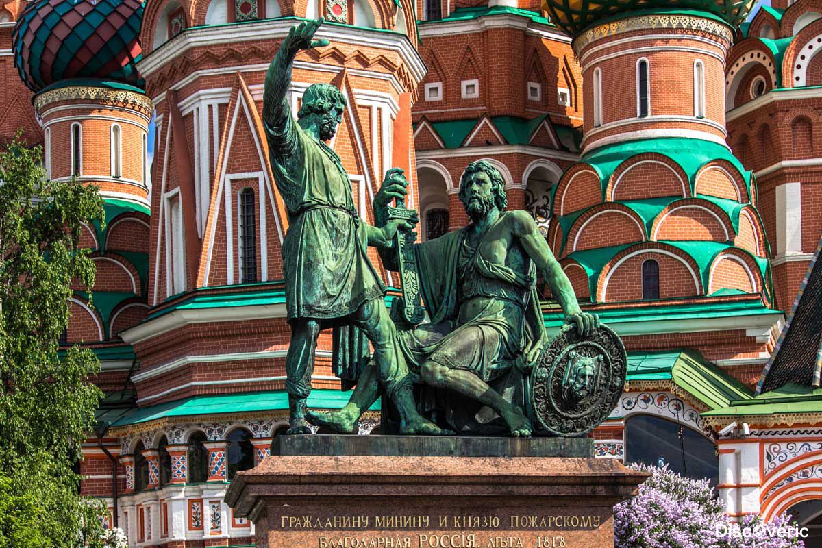 Интересные памятники россии фото с названиями и описанием