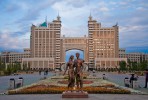 Здание штаб-квартиры компании «КазМунайГаз» , Астана, Казахстан
