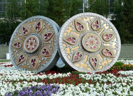 Скульптурные композиции перстней в Астане. Казахстан → Астана → Архитектура