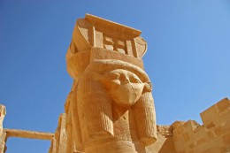 Храм царицы Хатшепсут в Фивах. Египет → Луксор → Архитектура