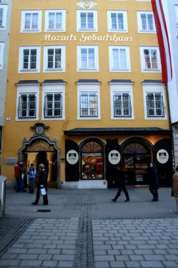 Переулок Гетрайде и музей Моцарта. Австрия → Зальцбург (город) → Музеи