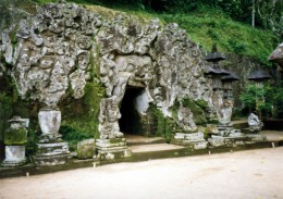 Гоа Гаджах ("Слоновьи пещеры"). Индонезия → о.Бали → Архитектура