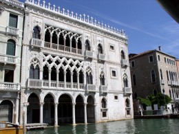 Дворец Ка’ д’Оро. Венеция → Архитектура