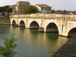 Мост Тиберия. Римини → Архитектура