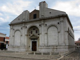 Церковь Сан-Франческо (Храм Малатесты). Римини → Архитектура